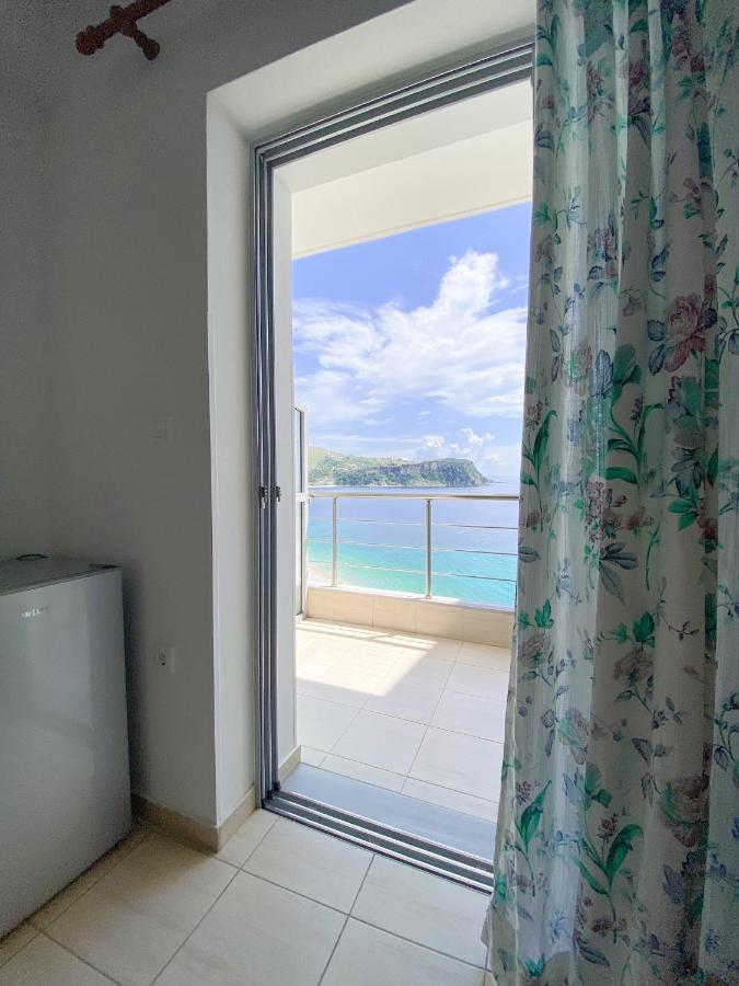 Dinos Apartamento