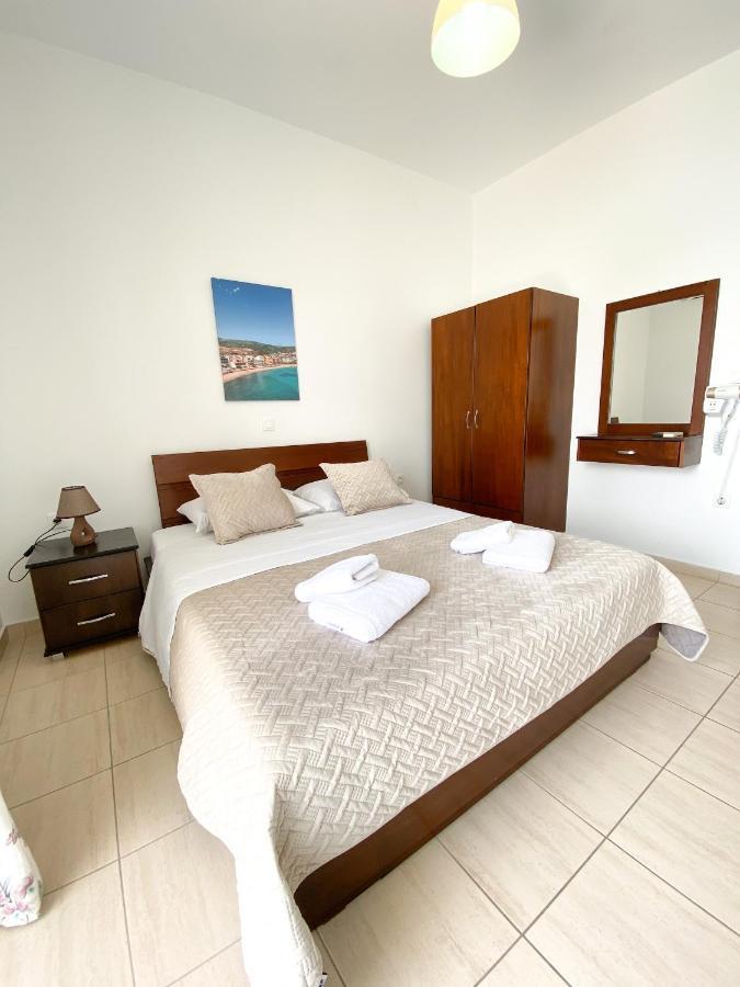 Dinos Apartamento Himarë